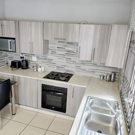 Sunrise Guesthouse Преторія Екстер'єр фото